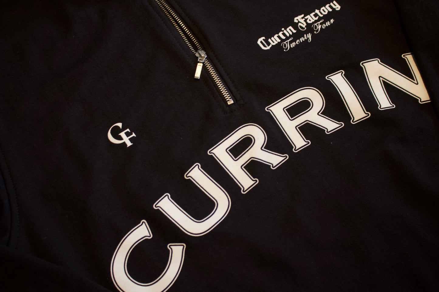 Polerón con cierre medio